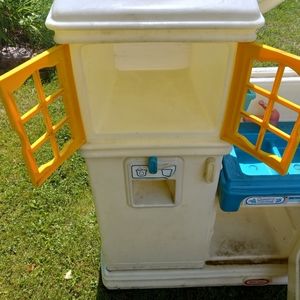 Little tikes play kitchen